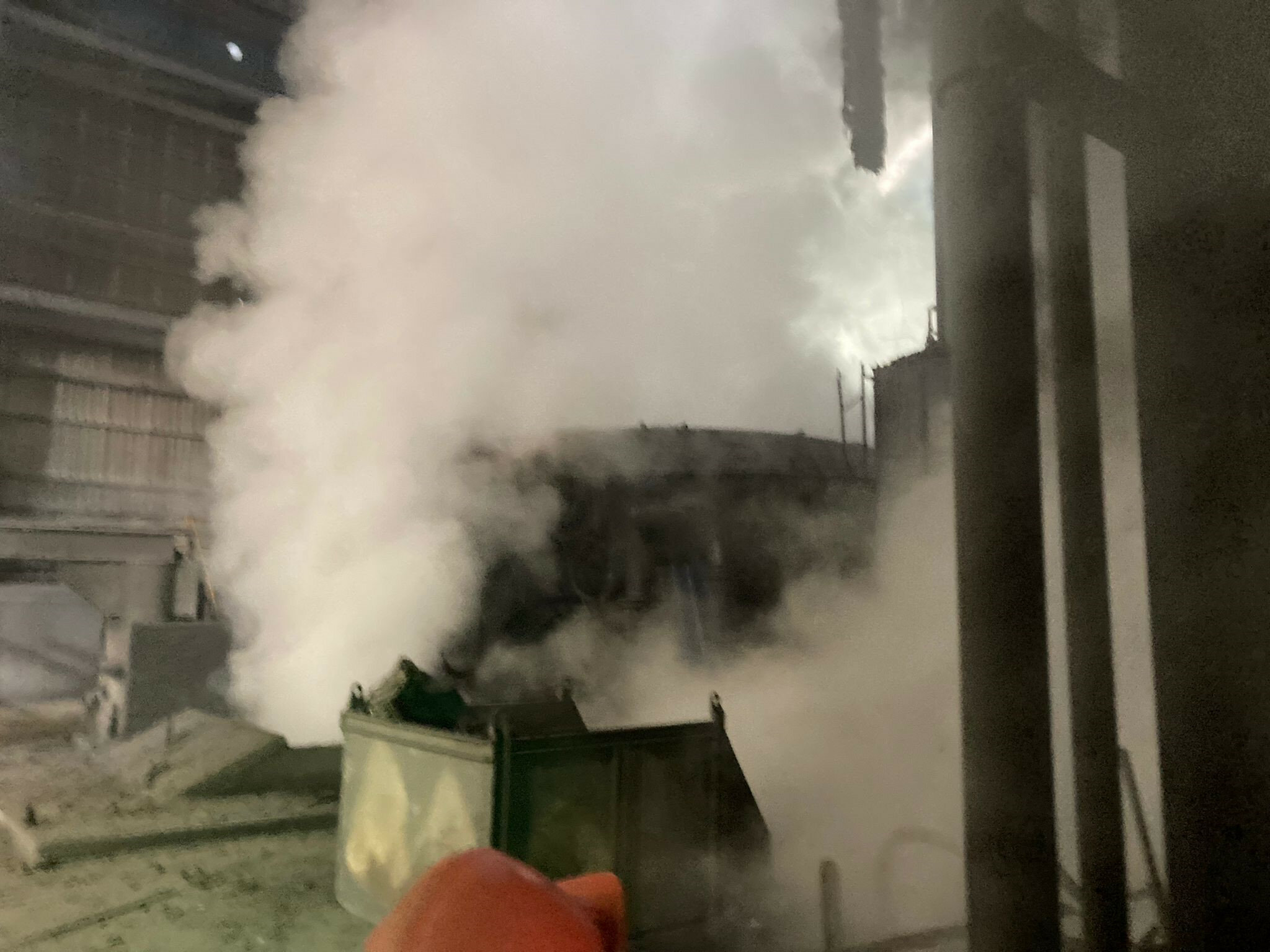 Demir Çelik Fabrikasında Patlama : 5 İşçi Yaralandı !