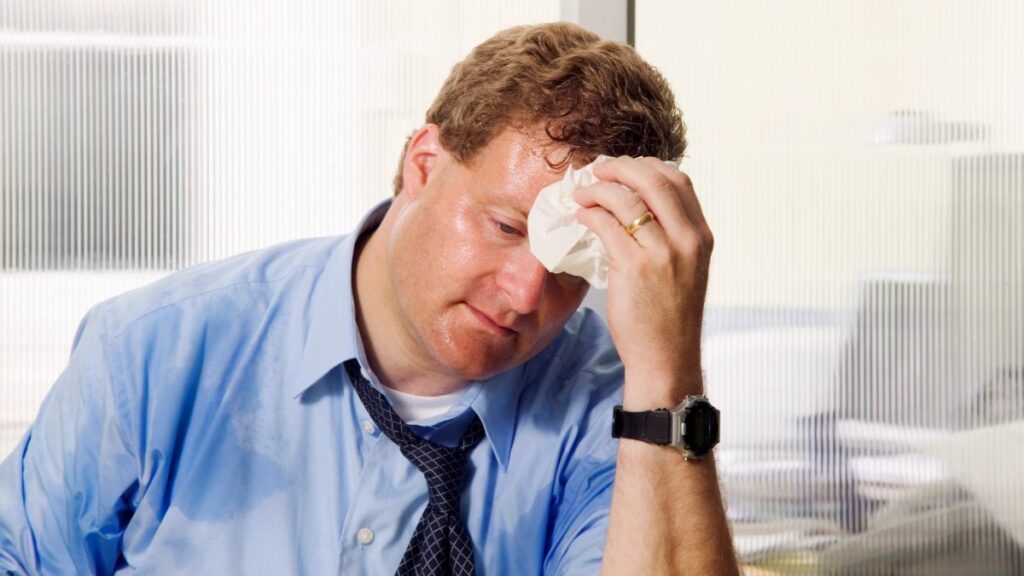 Sürekli Üşüyor ya da Terliyorsanız Bunlara Dikkat !