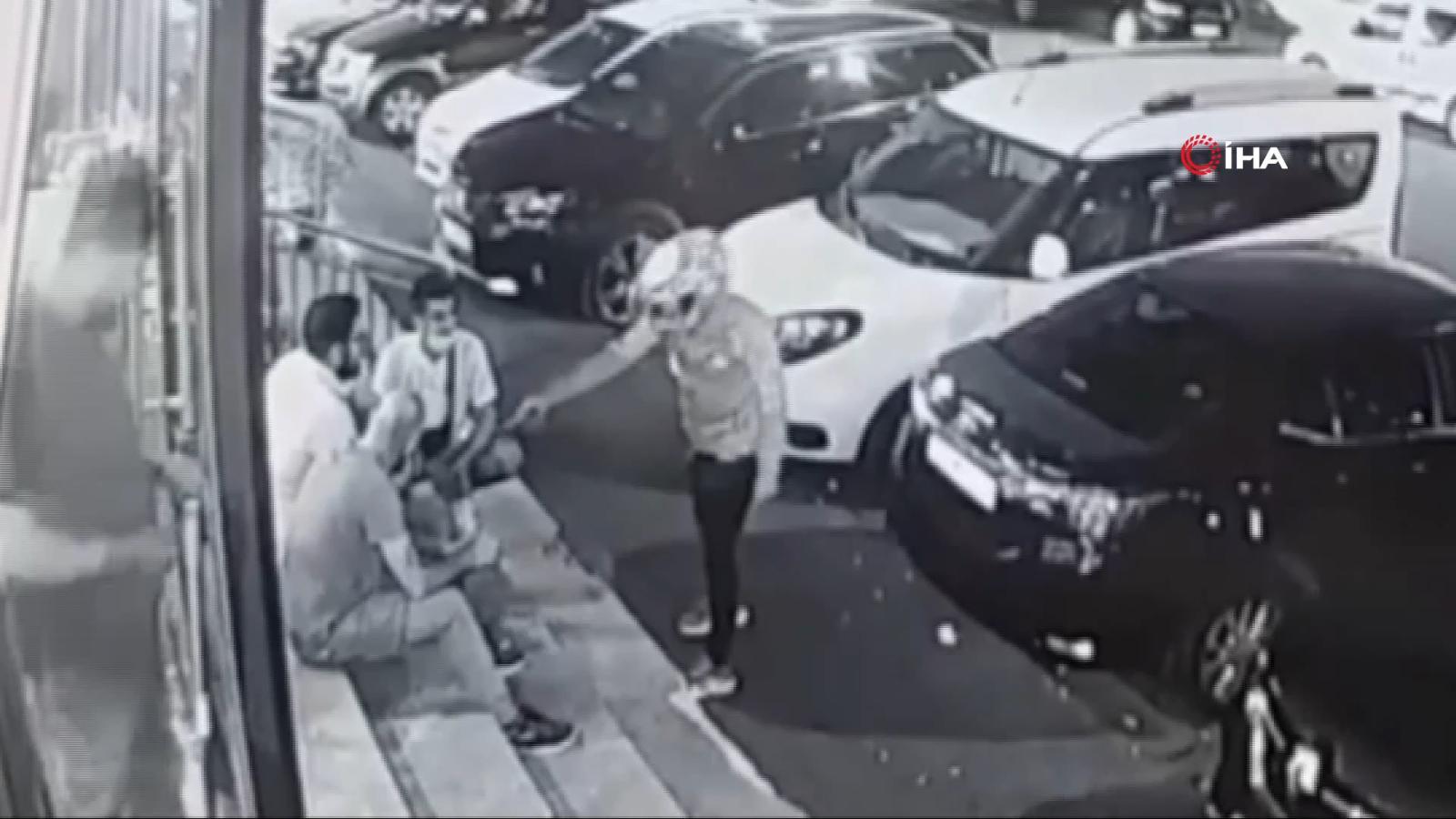 Bayrampaşa‘ da Sokakta Oturan Bir Kişiyi Vurdu, Gitti !