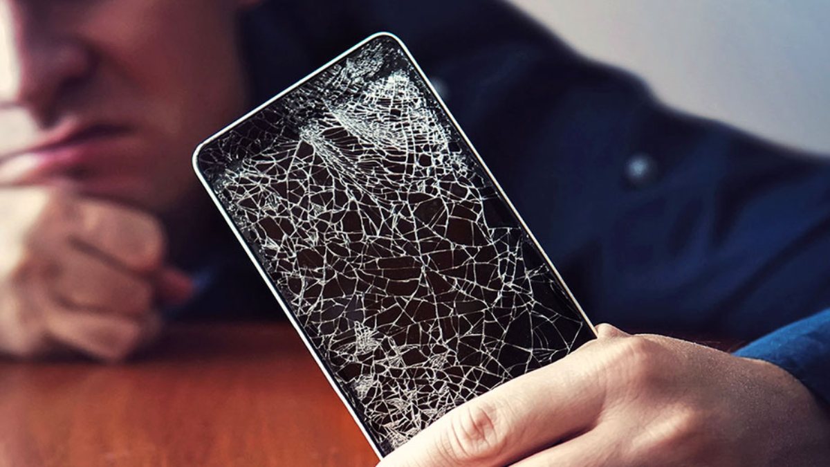 Kendi Kendini Onaran Telefon Ekranı..!
