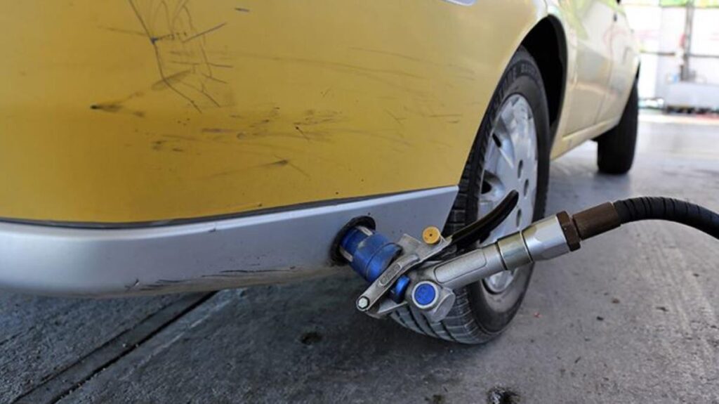 Akaryakıta Bir Kez Daha Zam Geldi..!!