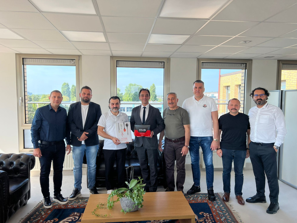 TIAD e.V. Derneği, T.C. Düsseldorf Başkonsolosu Ali İhsan İzbul‘a hoşgeldin ziyaretinde bulundu.